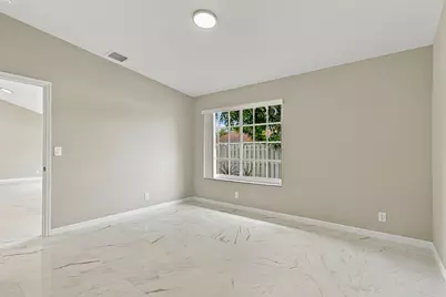 300 E Lakewood Circle E #B, Margate, FL 33063 - Photo 16
