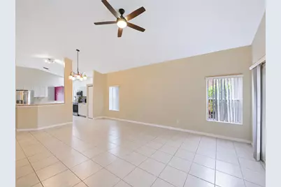 8071 Via Hacienda, Riviera Beach, FL 33418 - Photo 16