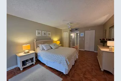 1000 Parkview Drive #206, Hallandale Beach, FL 33009 - Photo 20