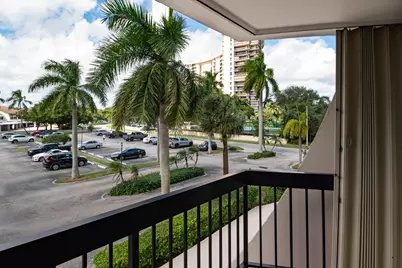2425 Presidential Way #201, West Palm Beach, FL 33401 - Photo 14
