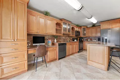 302 Woodland Road, Palm Springs, FL 33461 - Photo 10