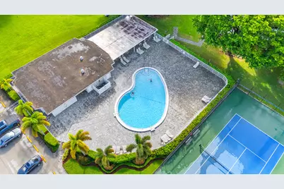 273 Newport Drive, Deerfield Beach, FL 33442 - Photo 32