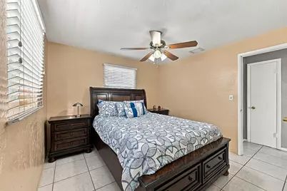 1761 SW 50th Avenue, Fort Lauderdale, FL 33317 - Photo 12