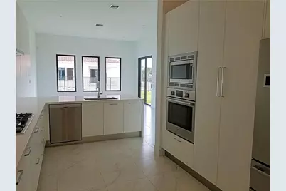 5939 Brookfield Circle #5939, Hollywood, FL 33312 - Photo 4