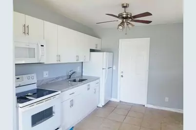 109 NW 3rd Avenue #1, Hallandale Beach, FL 33009 - Photo 2