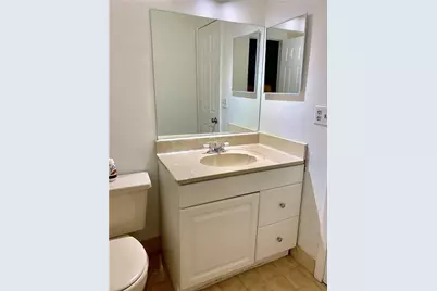 2790 W 60 Street #32, Hialeah, FL 33016 - Photo 4