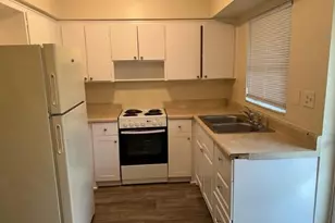 417 SE 12th Ct, Fort Lauderdale, FL 33316 - Photo 2