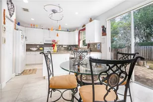 7635 NW 19th Ct, Pembroke Pines, FL 33024 - Photo 8