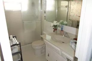 4401 NW 41st St, Lauderdale Lakes, FL 33319 - Photo 14