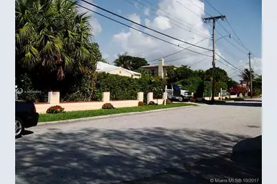 9324 Abbott Avenue, Surfside, FL 33154 - Photo 22