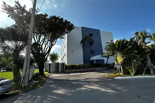 105 S Riverside Dr, Pompano Beach, FL 33062 - Photo 22