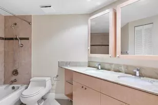 18260 N Bay Rd, North Miami Beach, FL 33160 - Photo 34