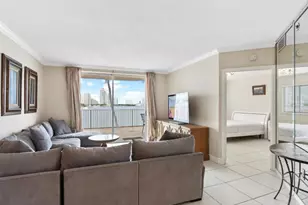 18260 N Bay Rd, North Miami Beach, FL 33160 - Photo 14