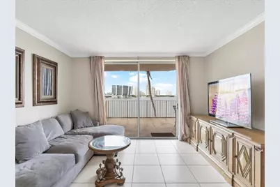 18260 N Bay Road #304, North Miami Beach, FL 33160 - Photo 16