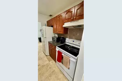 2008 Jackson Street #D5, Hollywood, FL 33020 - Photo 4