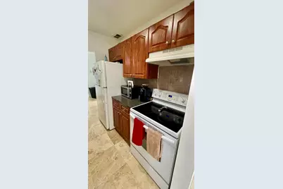 2008 Jackson Street #D5, Hollywood, FL 33020 - Photo 4