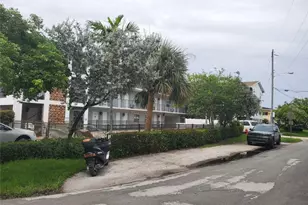 1021 NE 24th Ave, Pompano Beach, FL 33062 - Photo 20