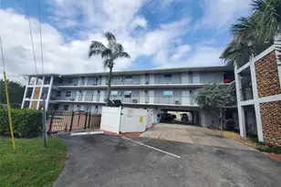 1021 NE 24th Ave, Pompano Beach, FL 33062 - Photo 2