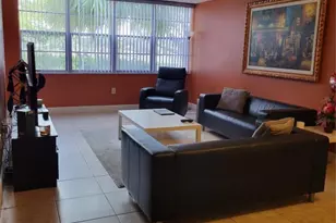 1400 St Charles Pl, Hollywood, FL 33026 - Photo 10