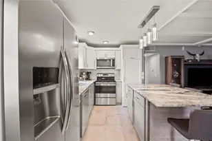 352 Saxony Trail, Delray Beach, FL 33446 - Photo 2