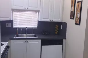 9420 S Hollybrook Lake Dr, Pembroke Pines, FL 33025 - Photo 4