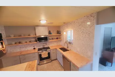 818 NW 28th Court, Fort Lauderdale, FL 33311 - Photo 4