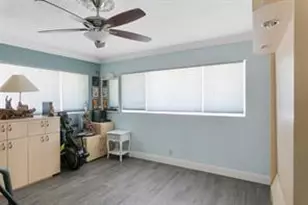 1323 NE 28th Ave, Pompano Beach, FL 33062 - Photo 32
