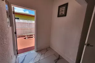 1570 NE 159th St, North Miami Beach, FL 33162 - Photo 12