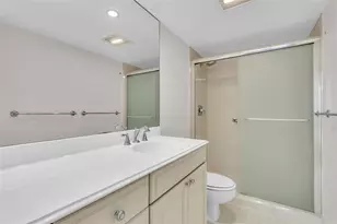 521 N Riverside Dr, Pompano Beach, FL 33062 - Photo 10