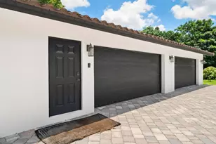 14701 Sunset Ln, Fort Lauderdale, FL 33330 - Photo 6