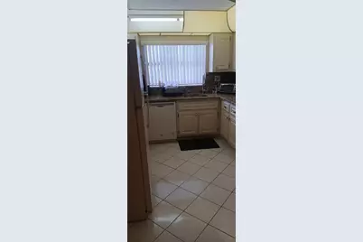 10145 Sunrise Lakes Boulevard #405, Sunrise, FL 33322 - Photo 8