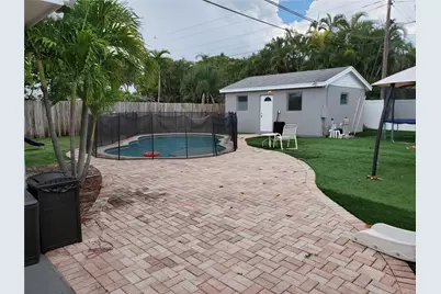 811 S Broadway, Lantana, FL 33462 - Photo 8