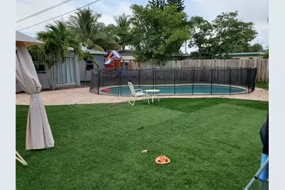 811 S Broadway, Lantana, FL 33462 - Photo 1