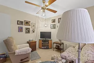 1577 NE 49th St, Oakland Park, FL 33334 - Photo 24