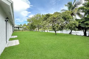 7360 NW 54th St, Lauderhill, FL 33319 - Photo 30