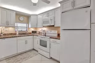 8930 S Hollybrook Blvd, Pembroke Pines, FL 33025 - Photo 2