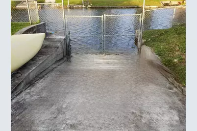 8165 NW 182nd Street, Hialeah, FL 33015 - Photo 8