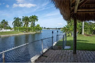 8165 NW 182nd Street, Hialeah, FL 33015 - Photo 4