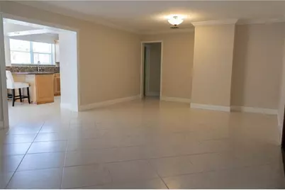 8165 NW 182nd Street, Hialeah, FL 33015 - Photo 12