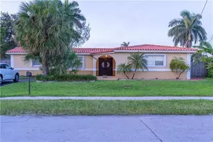 8165 NW 182nd St, Hialeah, FL 33015 - Photo 2