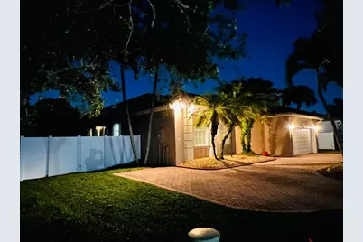 12725 NW 18th Court, Pembroke Pines, FL 33028 - Photo 4