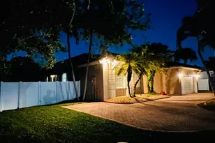 12725 NW 18th Ct, Pembroke Pines, FL 33028 - Photo 4