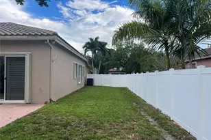 12725 NW 18th Ct, Pembroke Pines, FL 33028 - Photo 38
