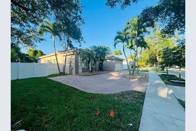 12725 NW 18th Court, Pembroke Pines, FL 33028 - Photo 12