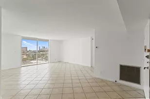 137 Golden Isles Dr, Hallandale Beach, FL 33009 - Photo 34