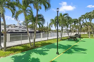 137 Golden Isles Dr, Hallandale Beach, FL 33009 - Photo 24