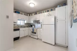 671 S Hollybrook Dr, Pembroke Pines, FL 33025 - Photo 2