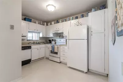671 S Hollybrook Drive #306, Pembroke Pines, FL 33025 - Photo 2