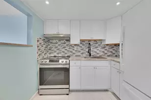 9121 Sunrise Lakes Blvd, Sunrise, FL 33322 - Photo 2