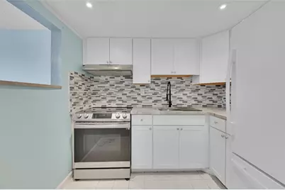 9121 Sunrise Lakes Boulevard #113, Sunrise, FL 33322 - Photo 2